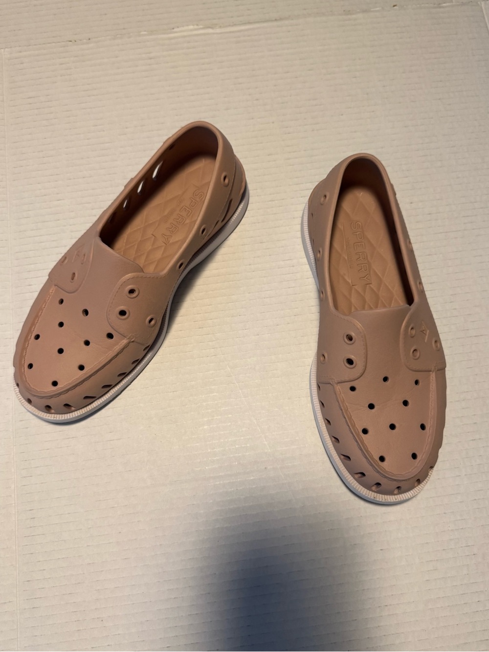 Sperry float  Dusty Pink Slip-On Boat Shoes womens 9 croc style material
